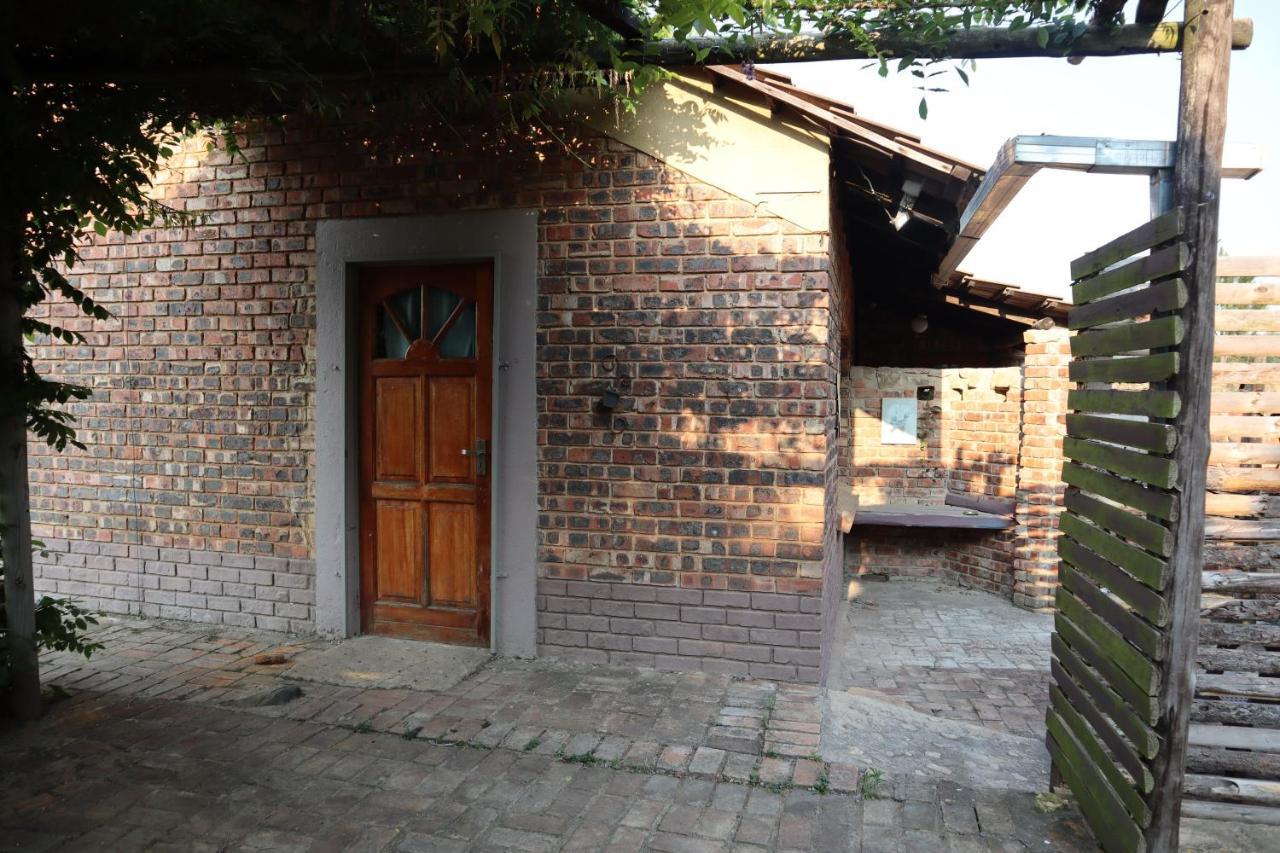 Rocks & Roses Farm Stay Lochiel Dış mekan fotoğraf